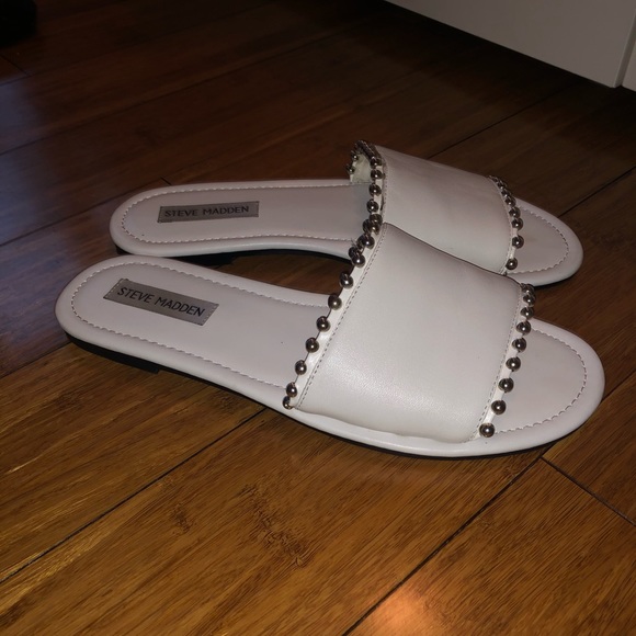 LIKE NEW STEVE MADDEN SANDALS - Picture 4 of 4